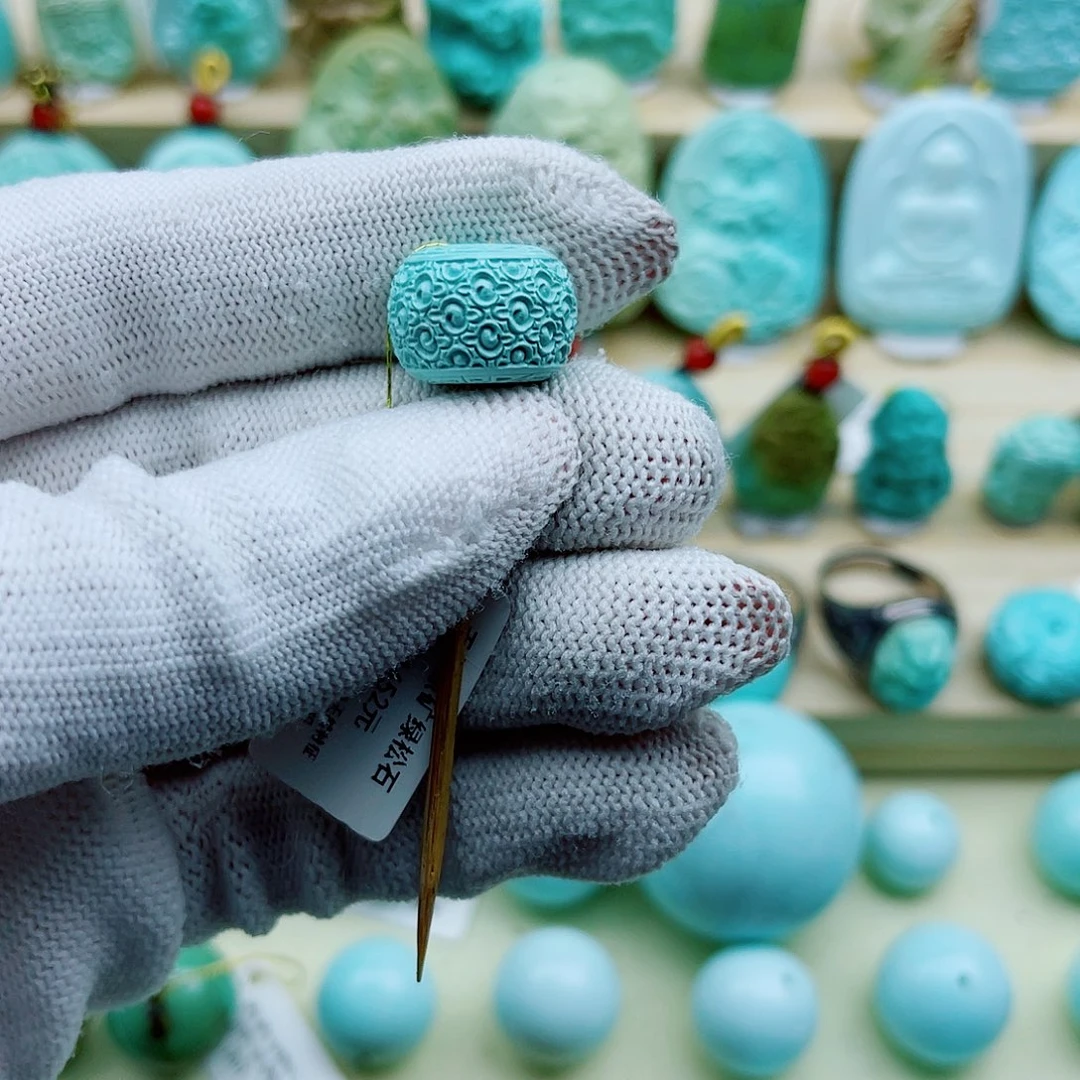 绿松石未镶嵌珠宝奇石