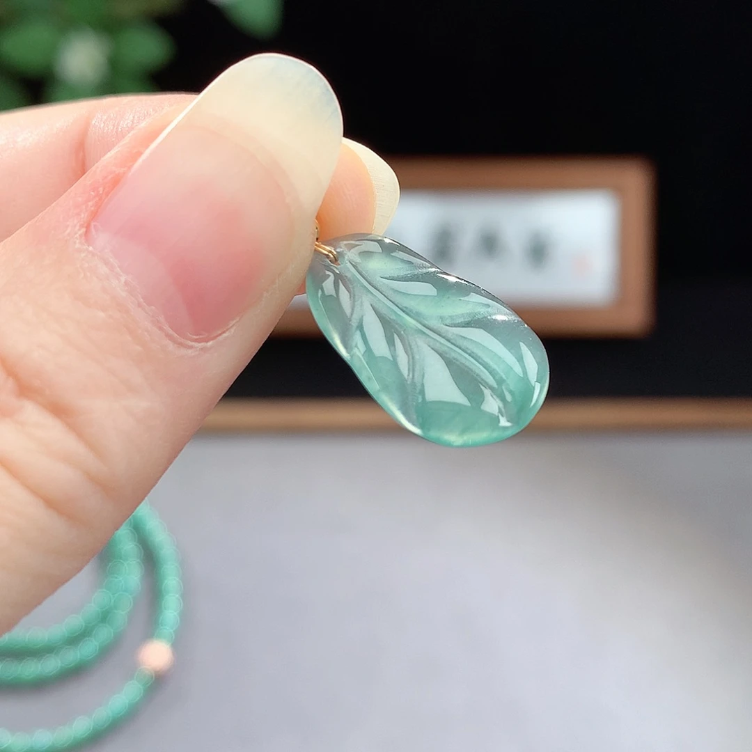 未镶嵌手镯（圆镯）翡翠