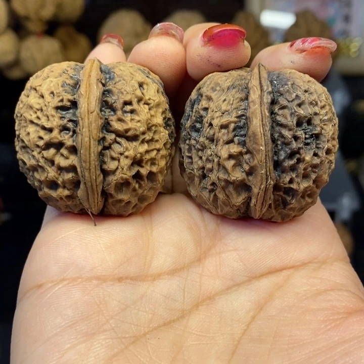 文玩核桃吊坠37烈焰红唇