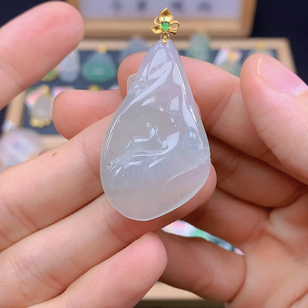 翡翠18K金镶嵌颈饰翡翠