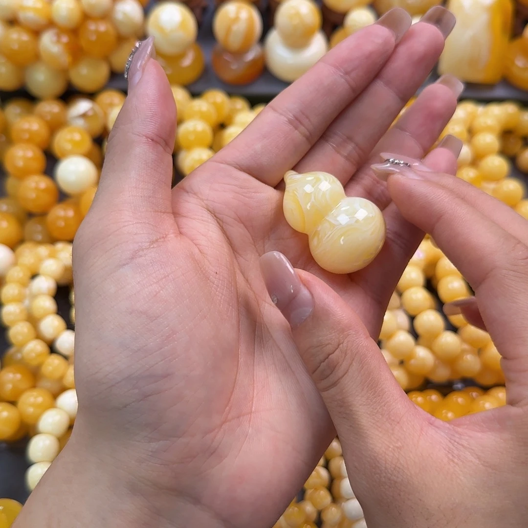 蜜蜡未镶嵌珠宝奇石13.3g