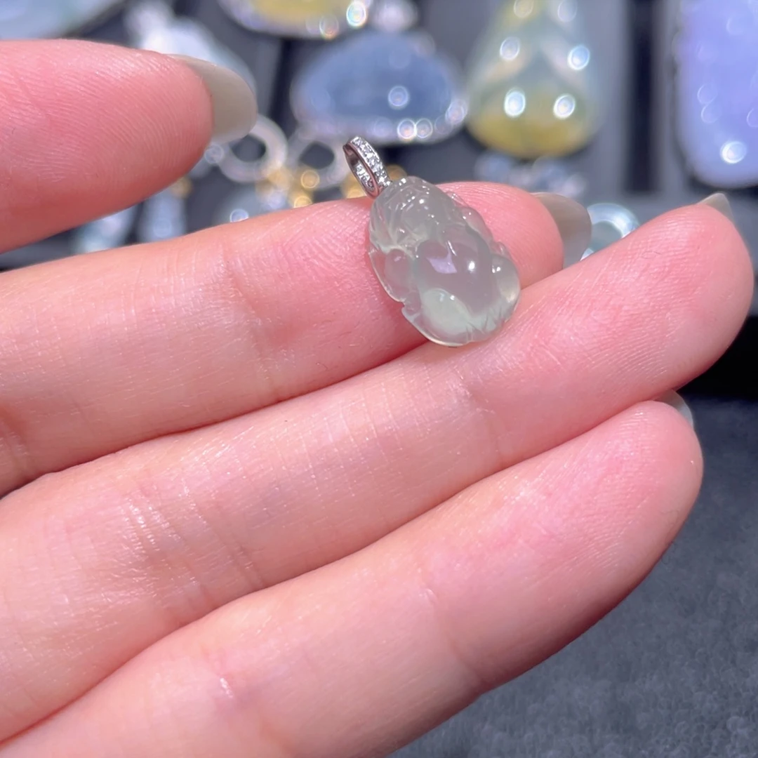 颈饰18K金镶嵌翡翠翡翠