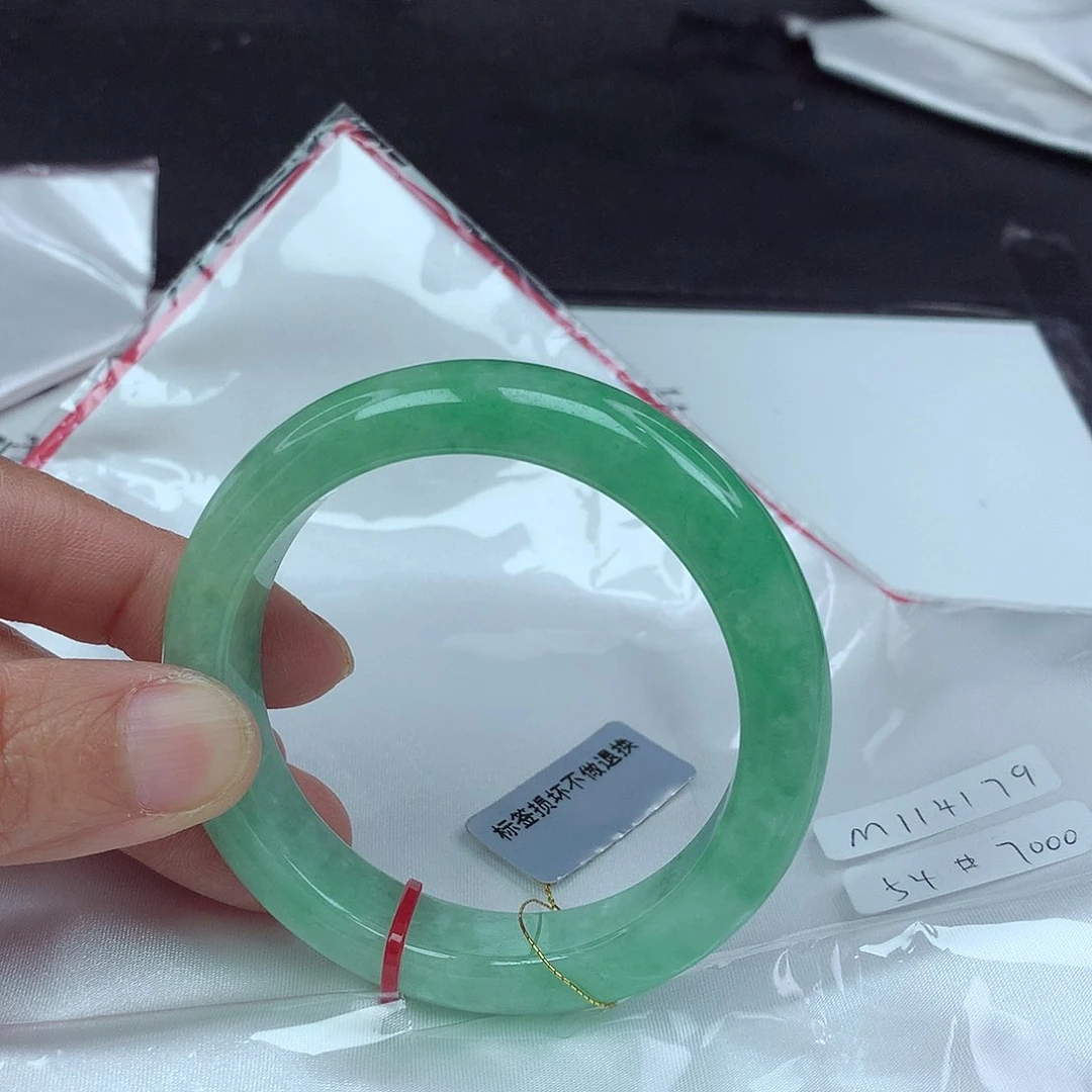 翡翠手镯未镶嵌54圈4179