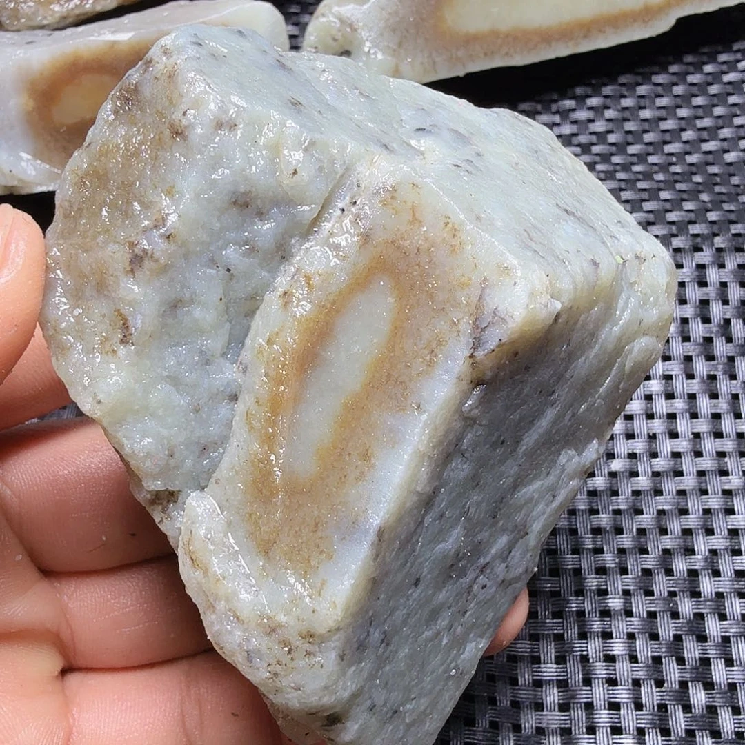 和田玉（糖玉）未镶嵌珠宝半成品