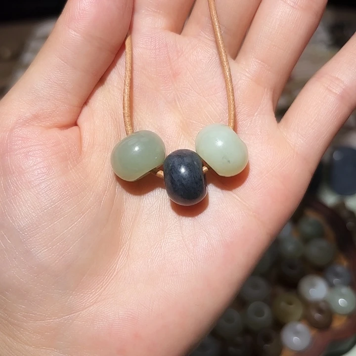 和田玉未镶嵌车挂