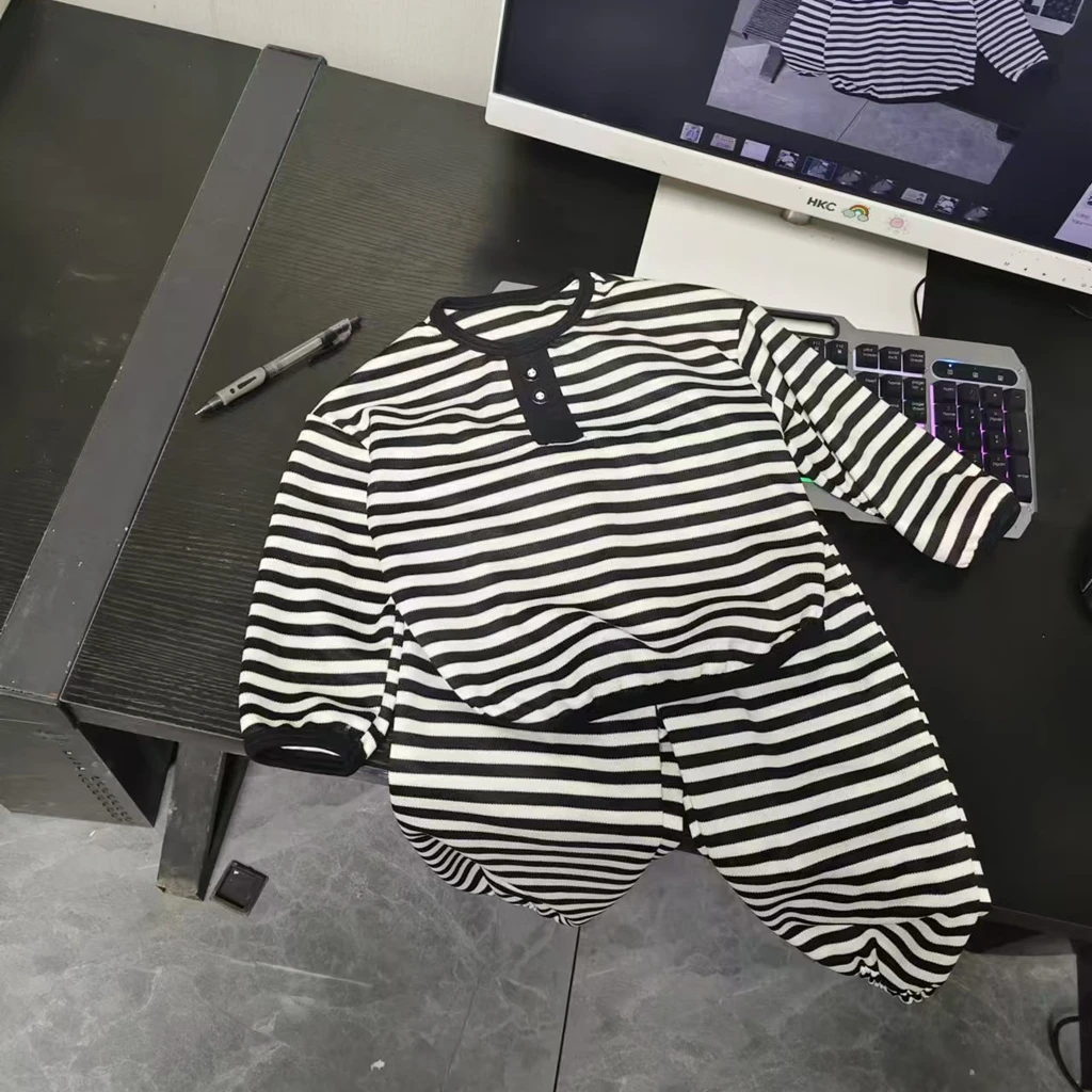 新款男女童运动条纹春秋装两件套帅气运动休闲套装a类宝宝衣服