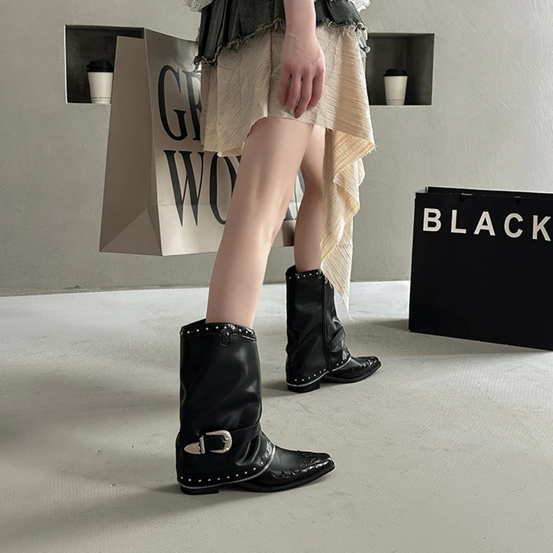 设计感朋克靴子女款高级感裤管靴2025夏新款尖头铆钉褶皱高跟粗跟