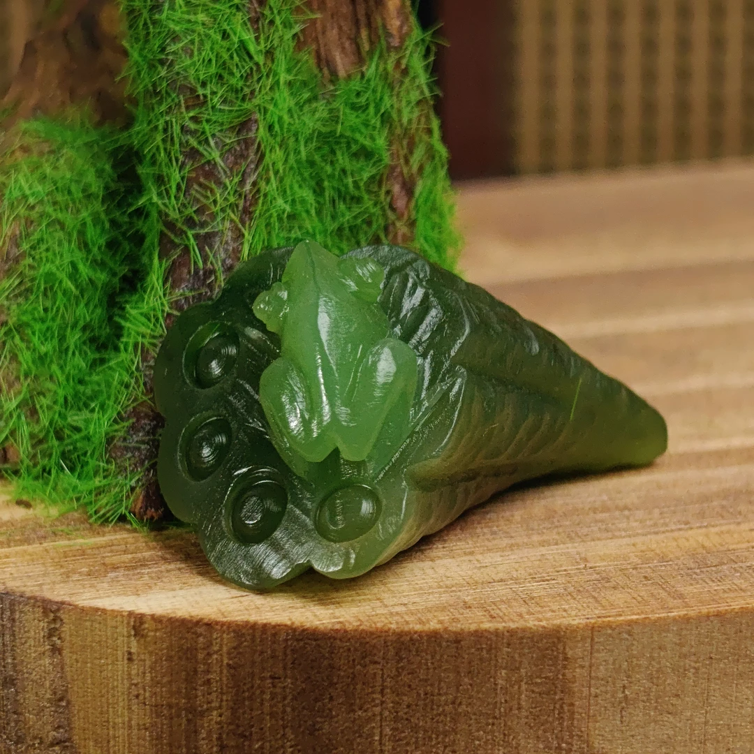 碧玉雕刻莲蓬挂件D058