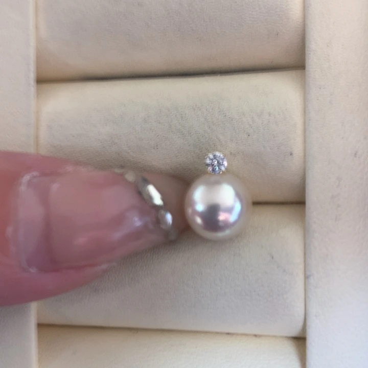 颈饰18K金镶嵌海水珍珠