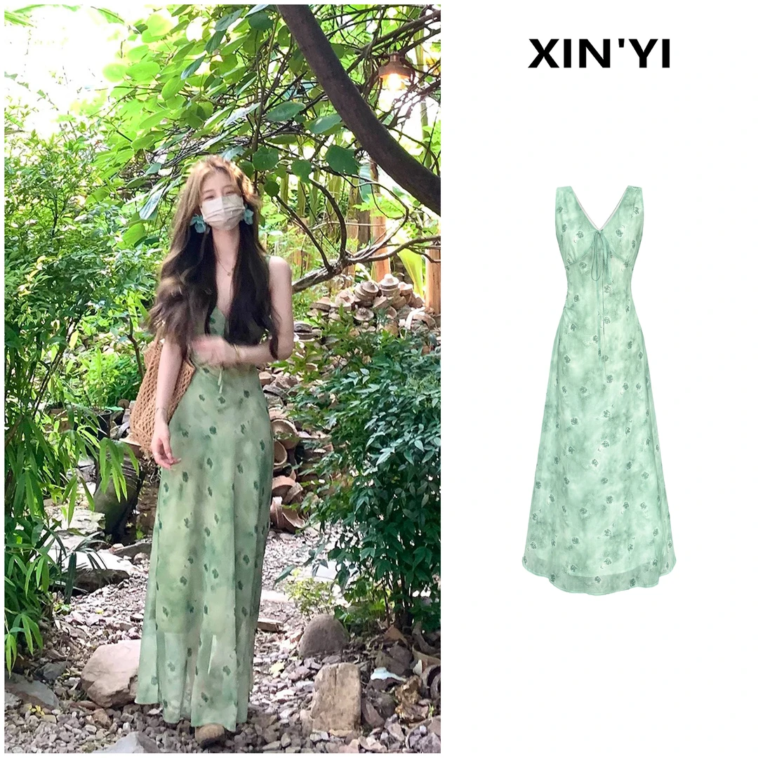 夏日氛围感碎花v领系带连衣裙2025夏季新款女装修身收腰时尚