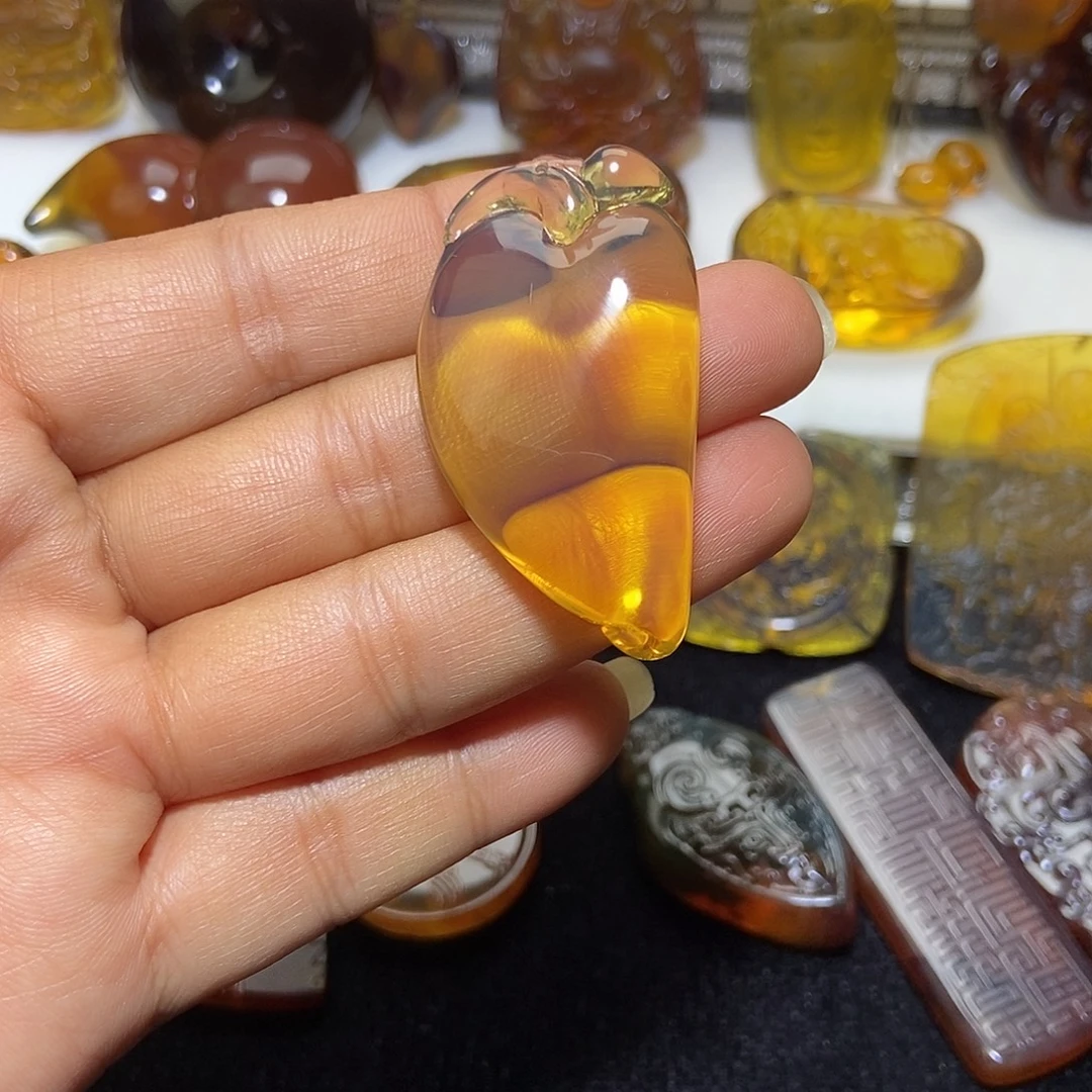 琥珀未镶嵌颈饰缅甸天然琥珀吊坠