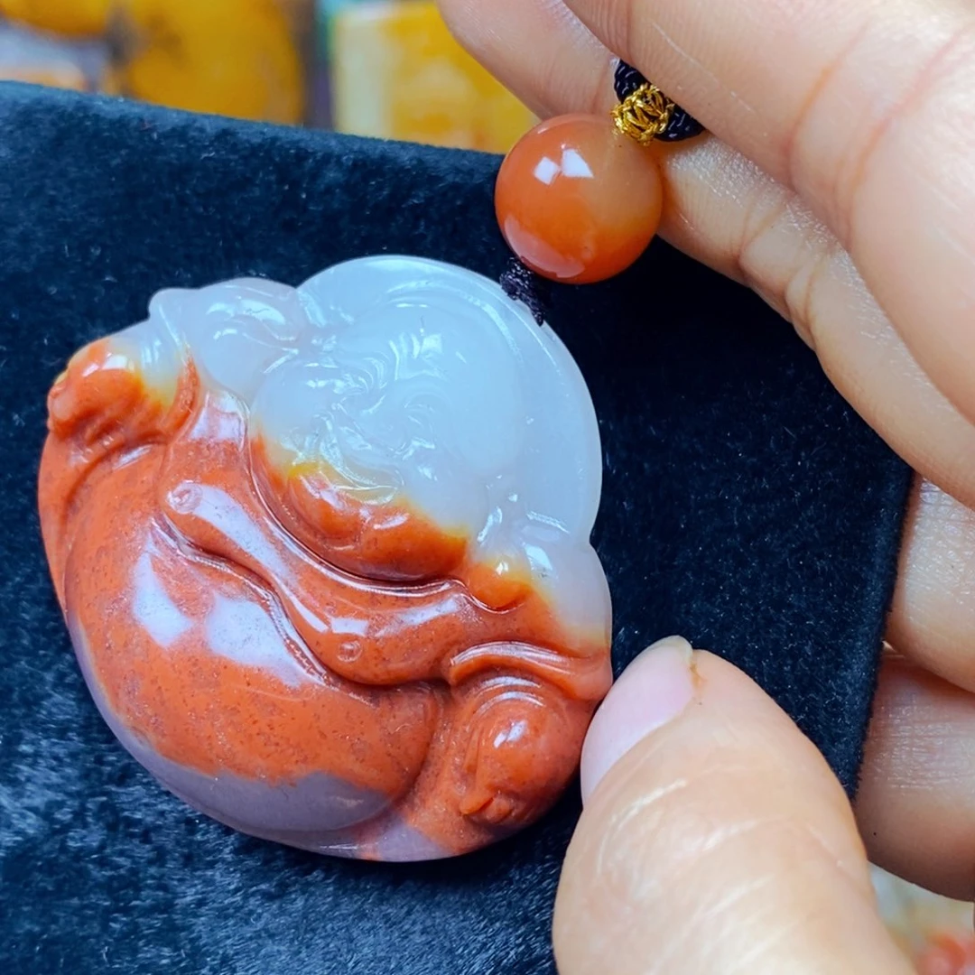 未镶嵌石英质玉（黄龙玉）颈饰