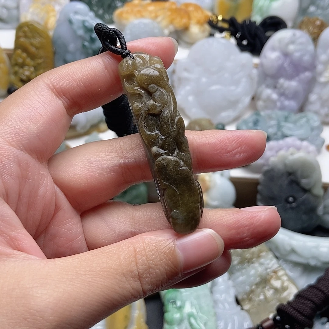 翡翠未镶嵌颈饰翡翠