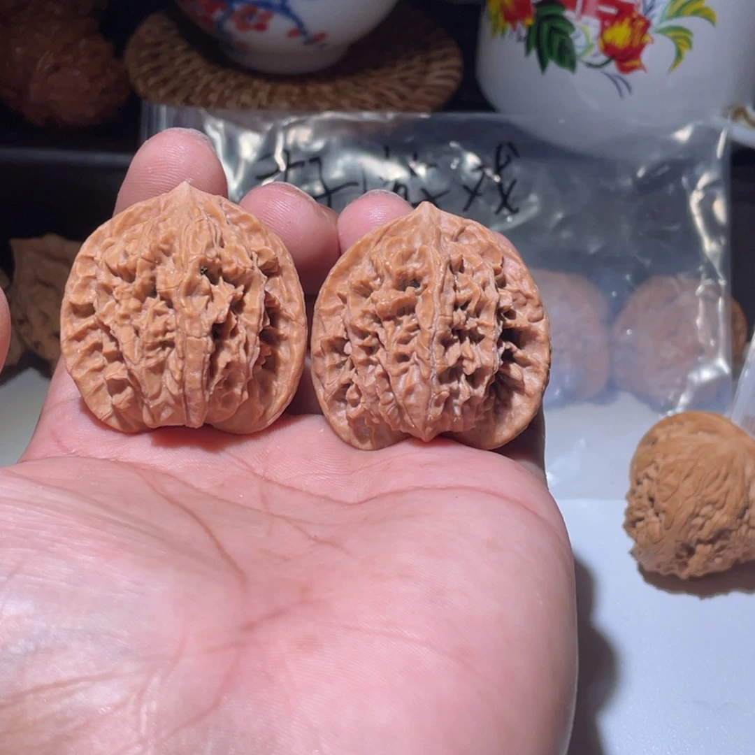 吊坠文玩核桃盘龙纹40磕尖