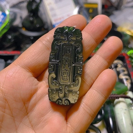 蛇纹石玉颈饰未镶嵌萌**宝