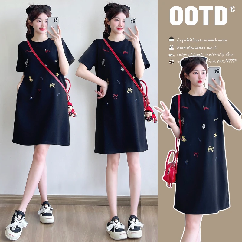 2025夏天孕妇新款连衣裙简约设计感刺绣小个子孕妈百搭显瘦T桖裙