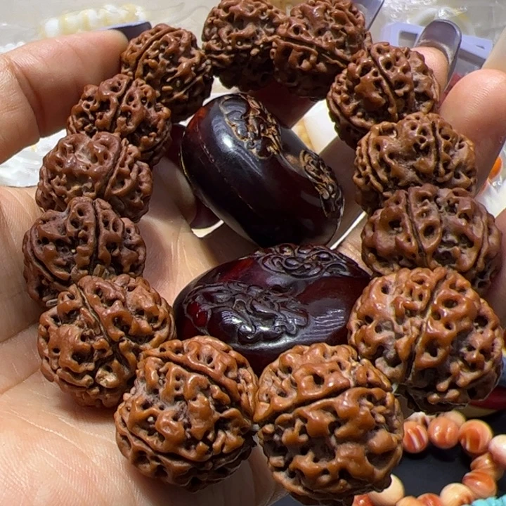 大果紫檀（缅甸花梨）射红扣子