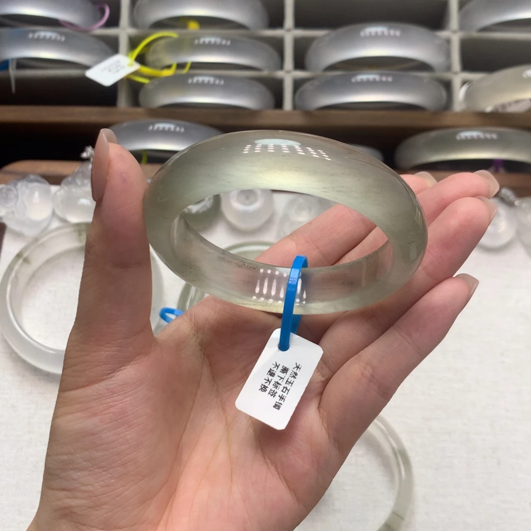 石英质玉未镶嵌手镯2A56.1