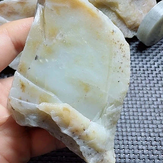 和田玉（糖玉）未镶嵌珠宝半成品