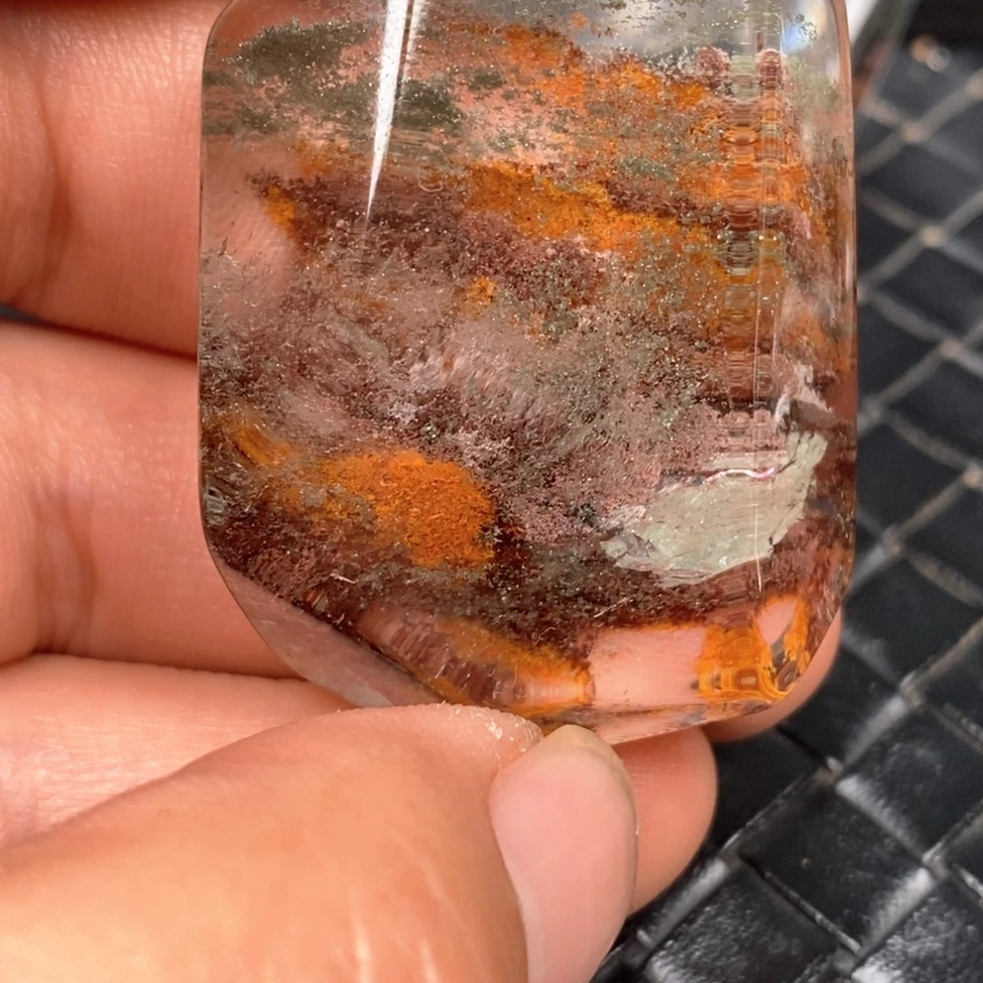未镶嵌颈饰水晶石*