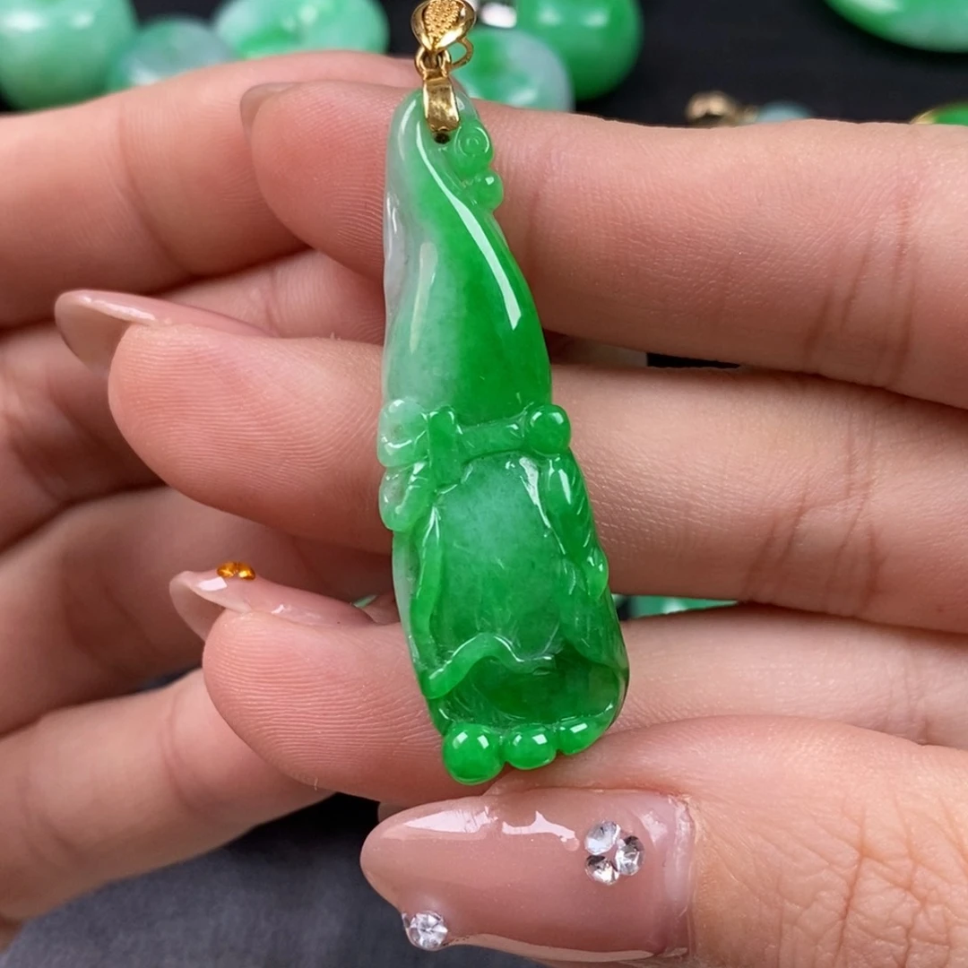 翡翠颈饰18K金镶嵌翡翠