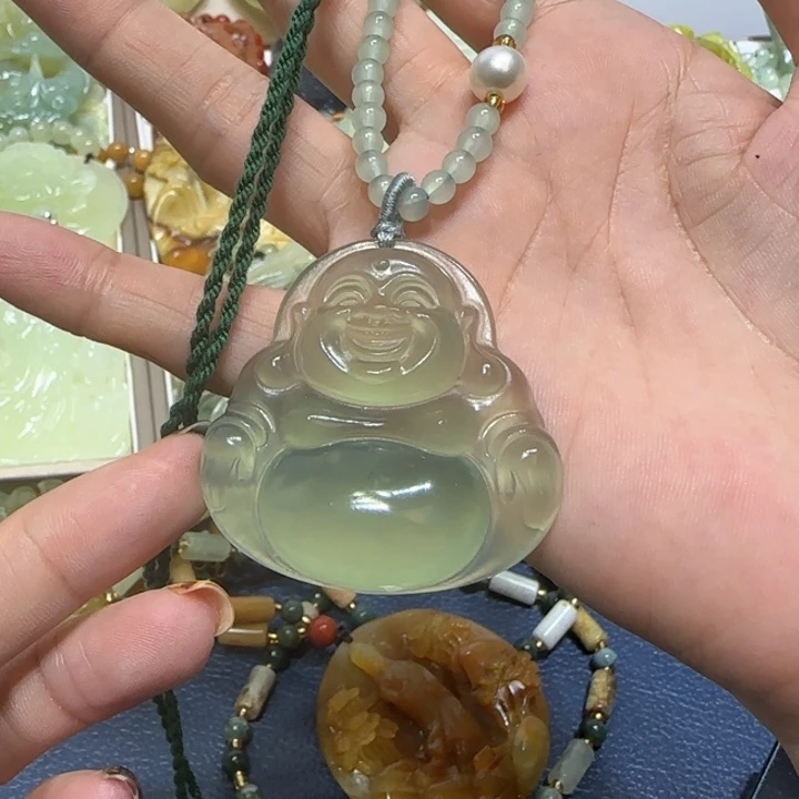 未镶嵌蛇纹石玉吊坠