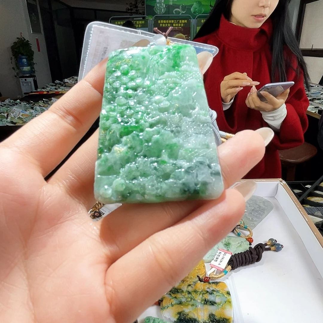 颈饰未镶嵌翡翠一