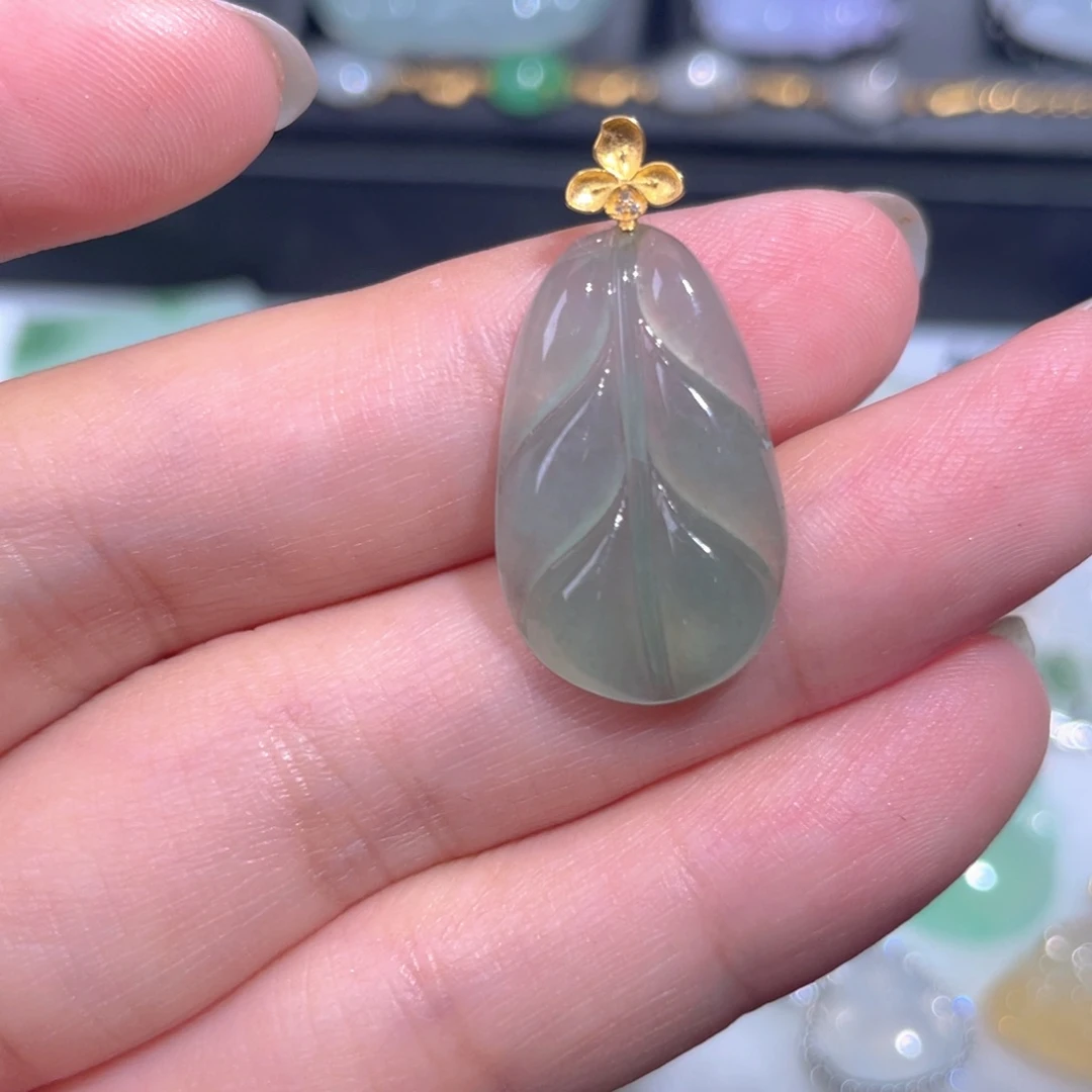 颈饰18K金镶嵌翡翠翡翠