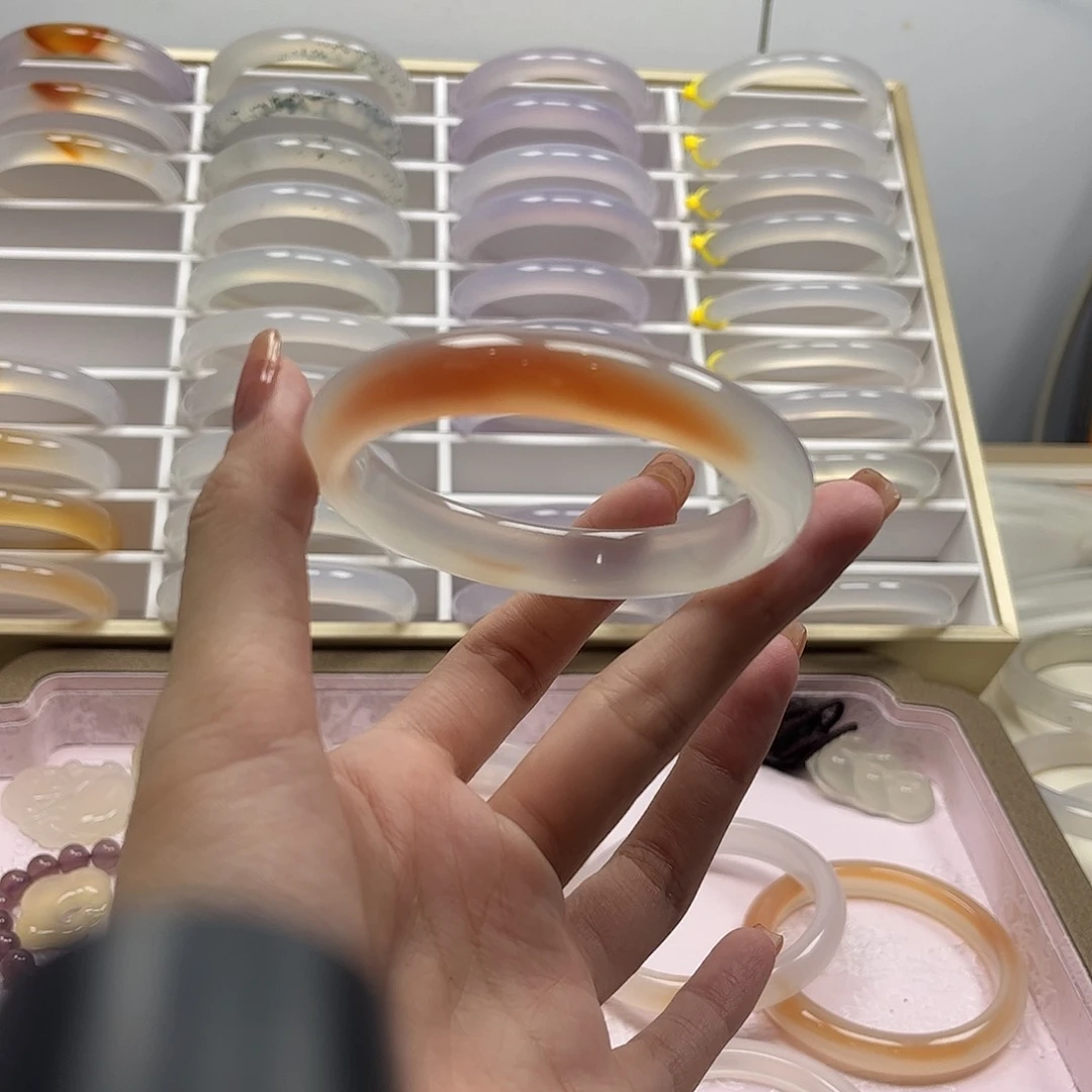 玛瑙/玉髓手镯未镶嵌呆**狗