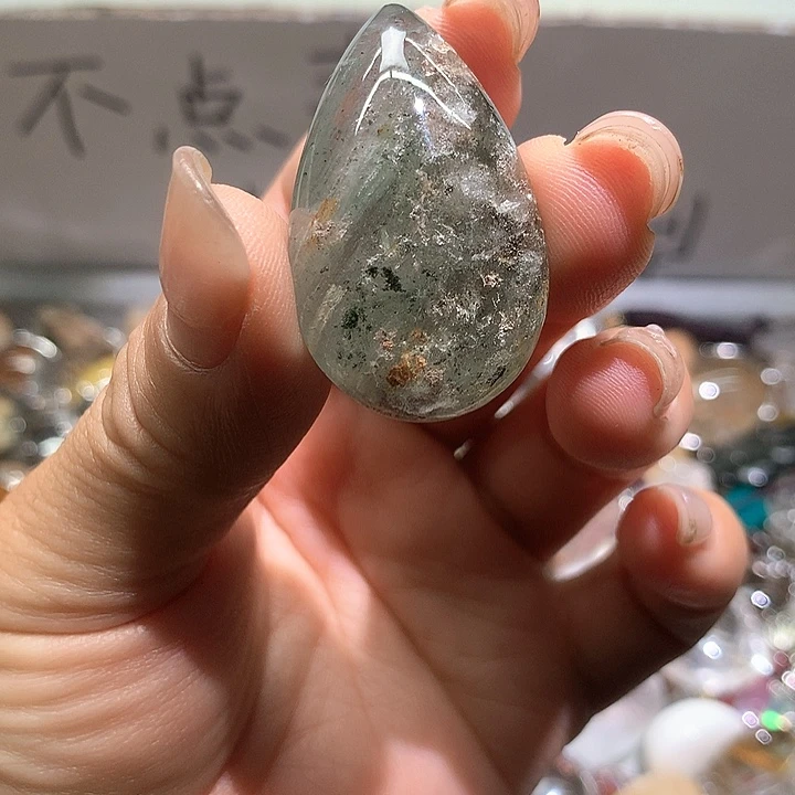 未镶嵌颈饰水晶水晶