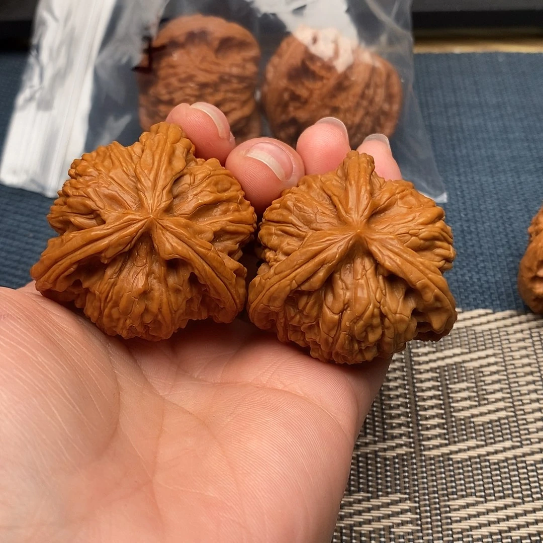 迁***馆吊坠文玩核桃三棱