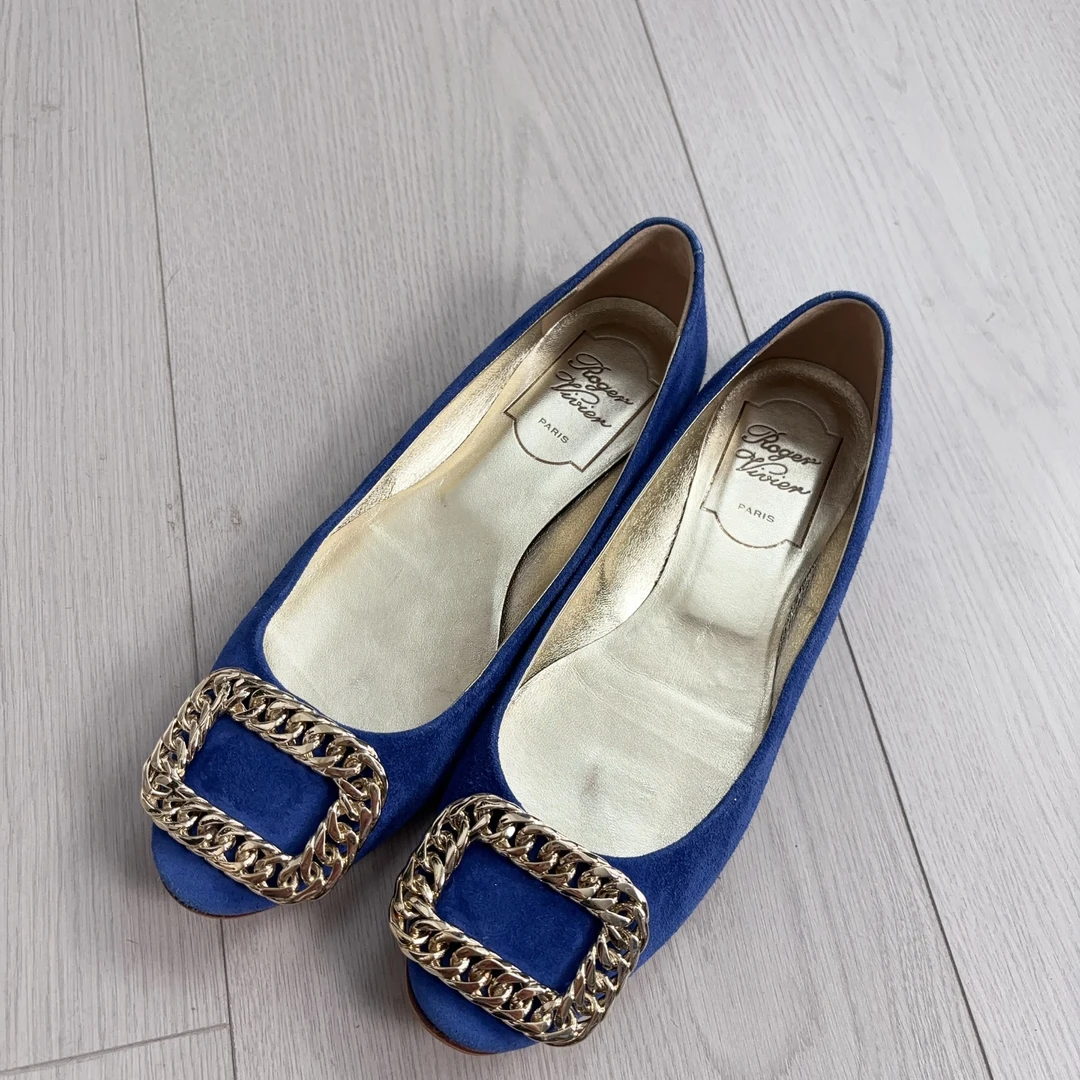 95新 Roger Vivier/罗杰·维威耶  RV平底鞋35码/251205ZXY2Z06