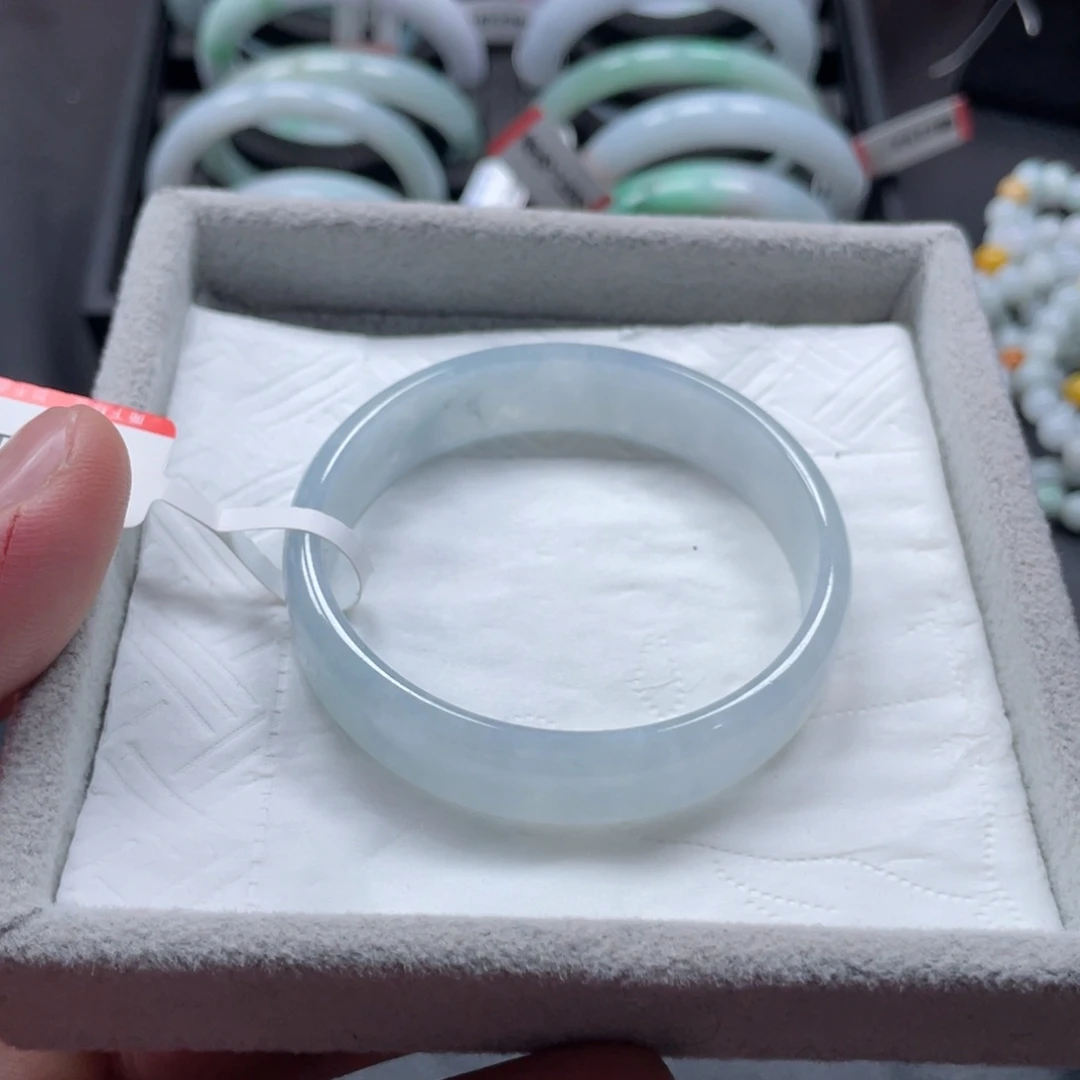 翡翠未镶嵌手镯公主镯