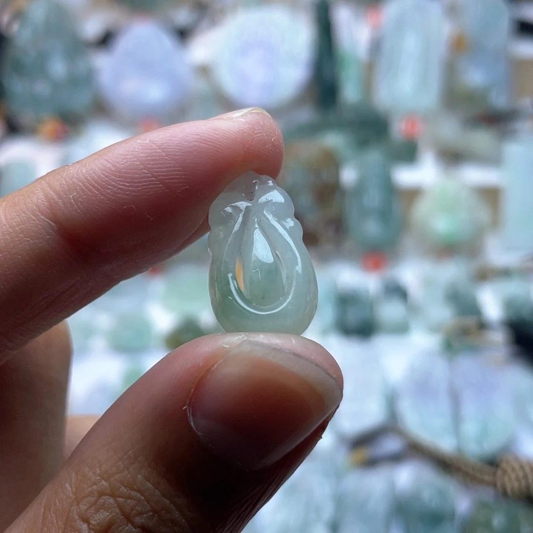 【闪购商品】颈饰未镶嵌翡翠福贝