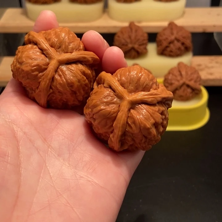 文玩核桃把件王**?文玩核桃
