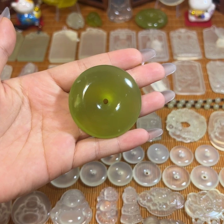岫玉未镶嵌岫玉绿冰挂件大平安扣