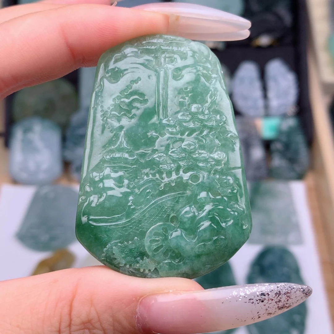 翡翠未镶嵌颈饰湖水绿山水牌