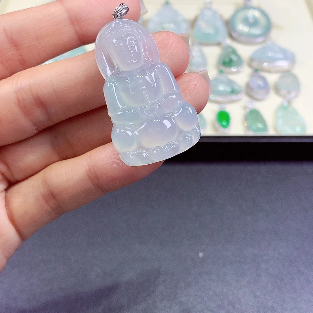翡翠18K金镶嵌颈饰翡翠