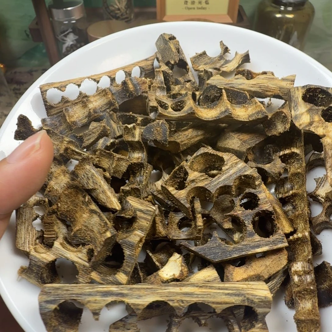 沉香沉香碎屑高油钻孔料