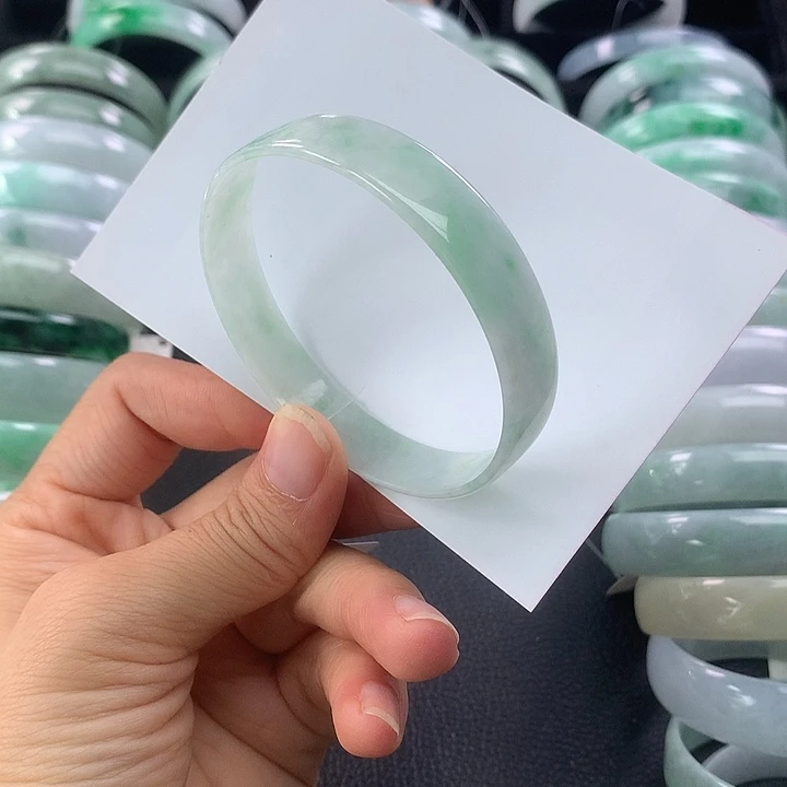 翡翠手镯未镶嵌公主方56+