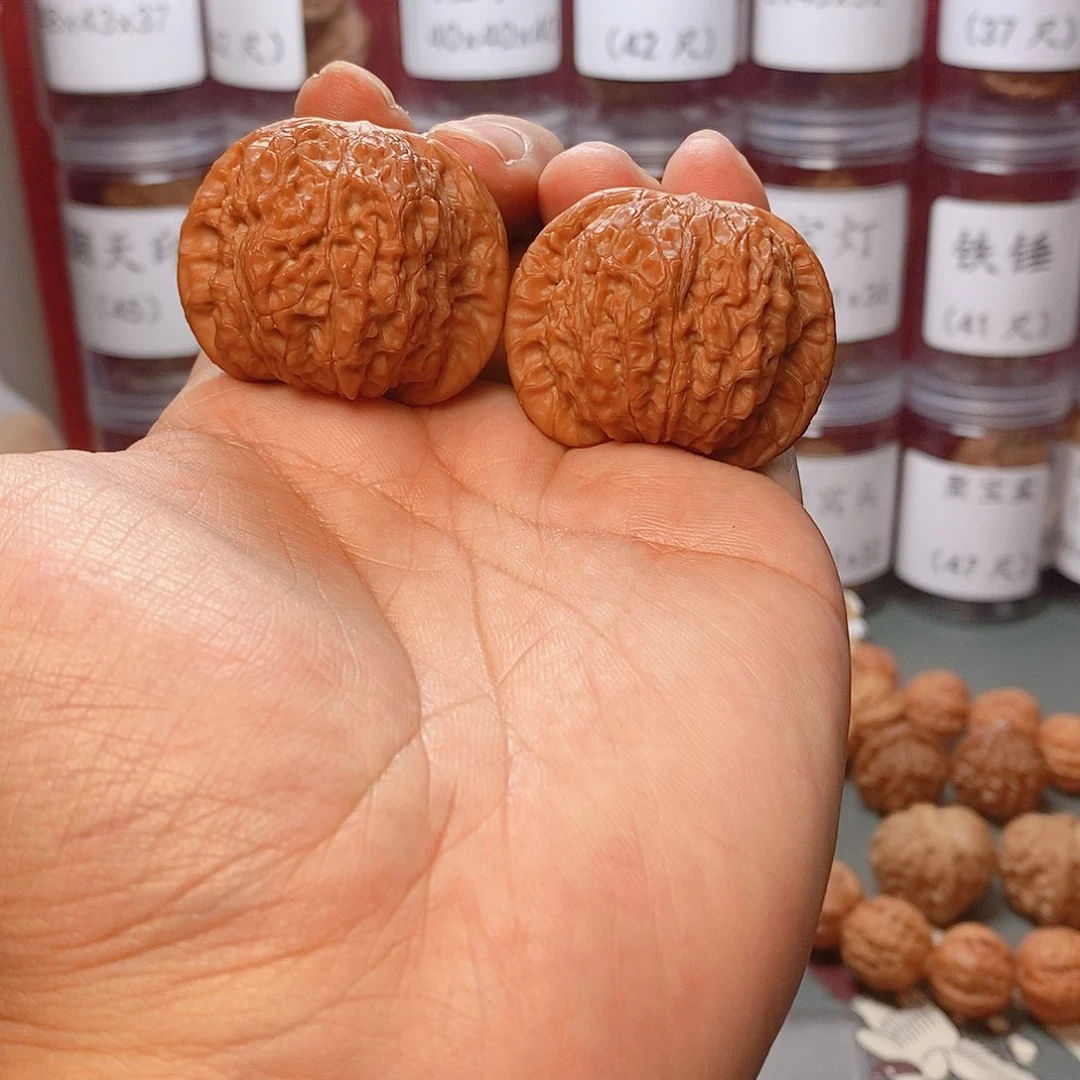 用****茶43尺寸血麒麟文玩核桃