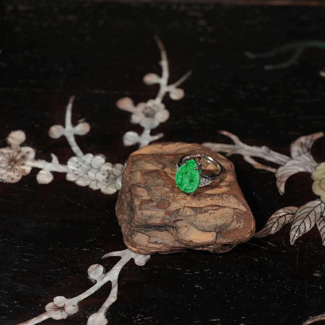 1.1香港王老板-翡翠镶嵌戒指3y254