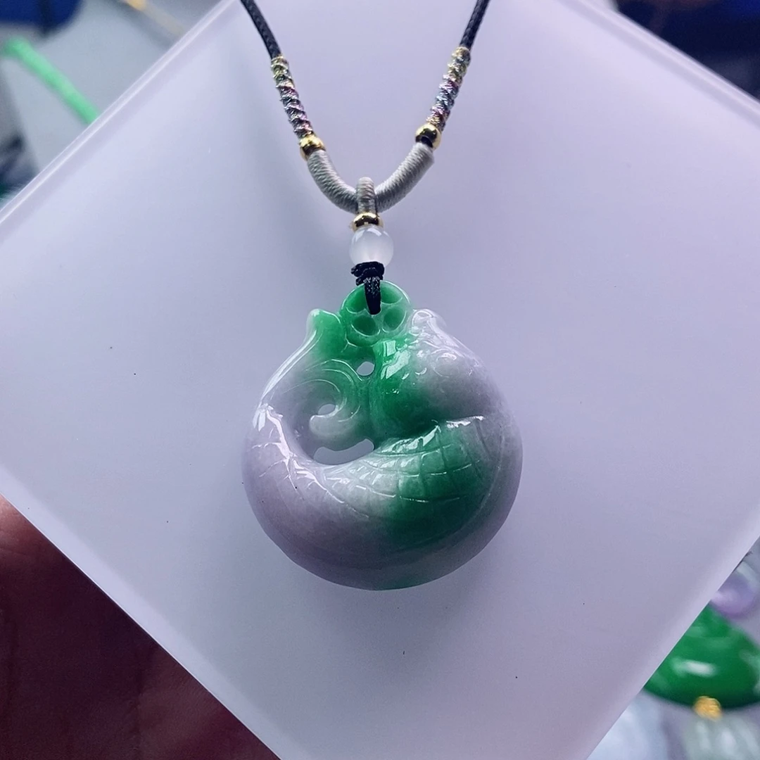 翡翠未镶嵌吊坠(赠链)