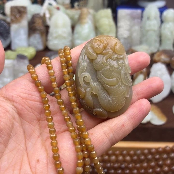 颈饰未镶嵌和田玉