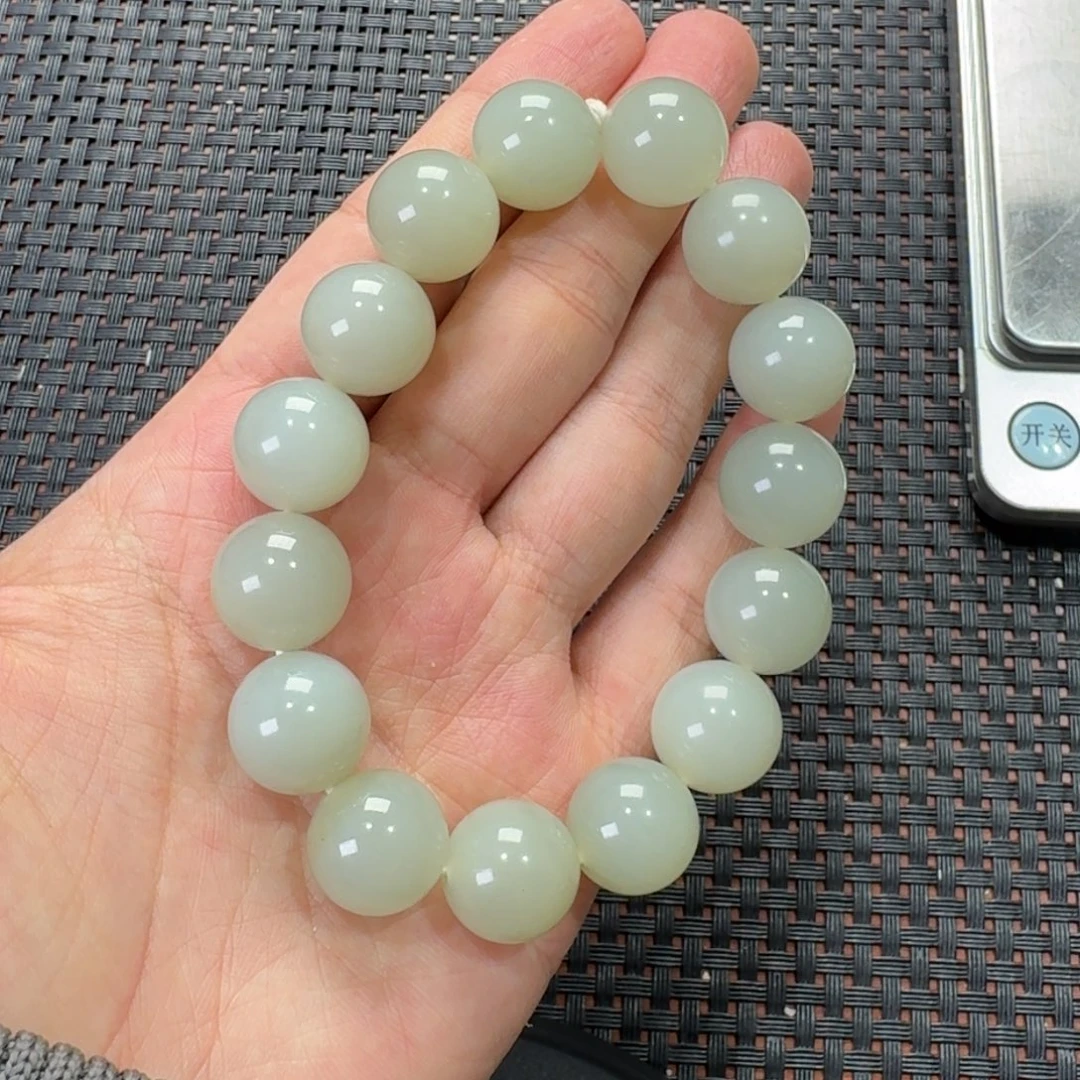 和田玉未镶嵌颈饰近况卡14手串