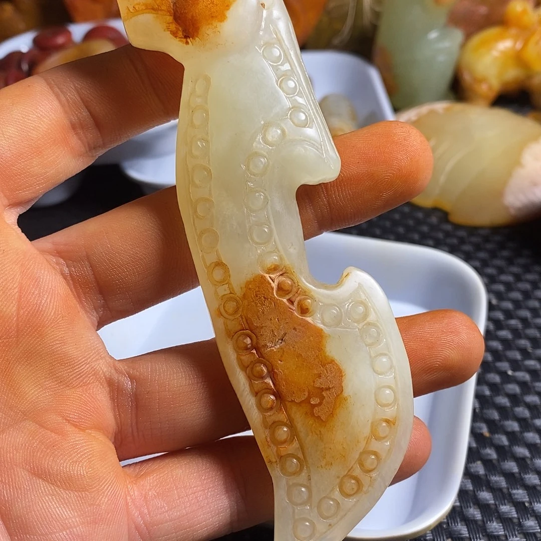 岫岩老玉（透闪石质玉）未镶嵌珠宝奇石