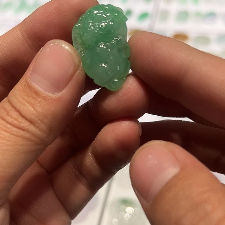 定制翡翠未镶嵌宝宝龙