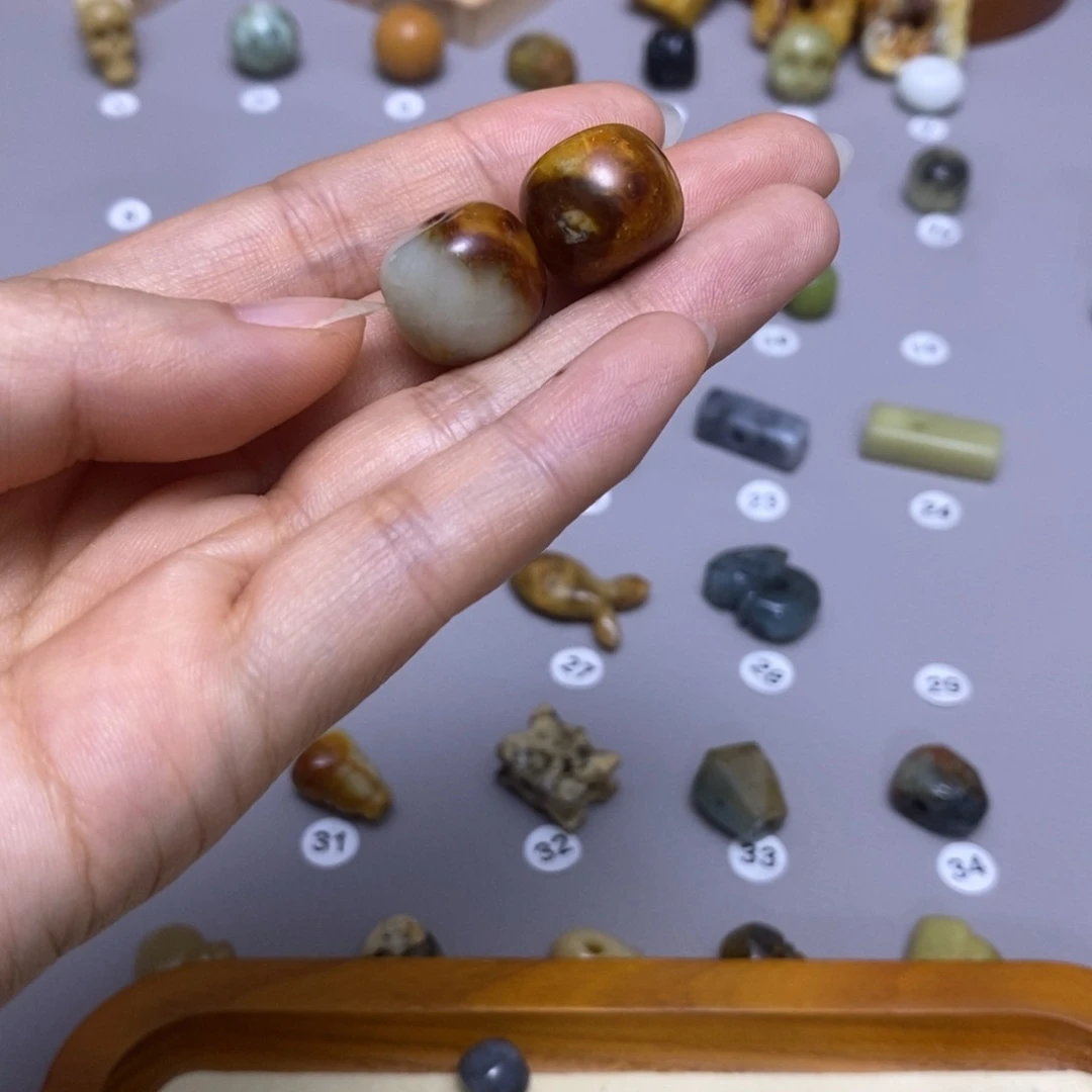 蛇纹石玉配饰合金卓****记