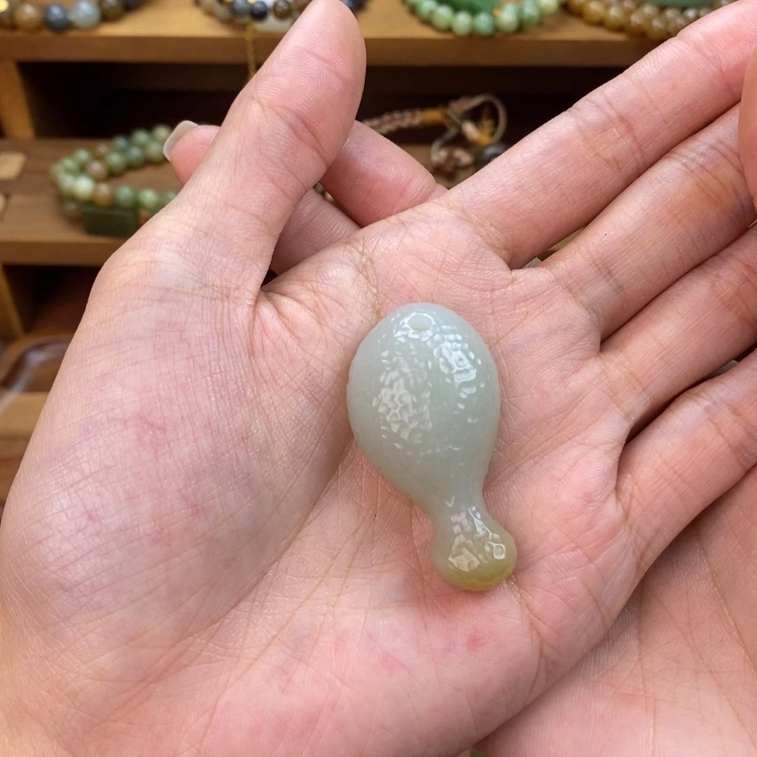 皮***芮和田玉（糖玉）未镶嵌颈饰