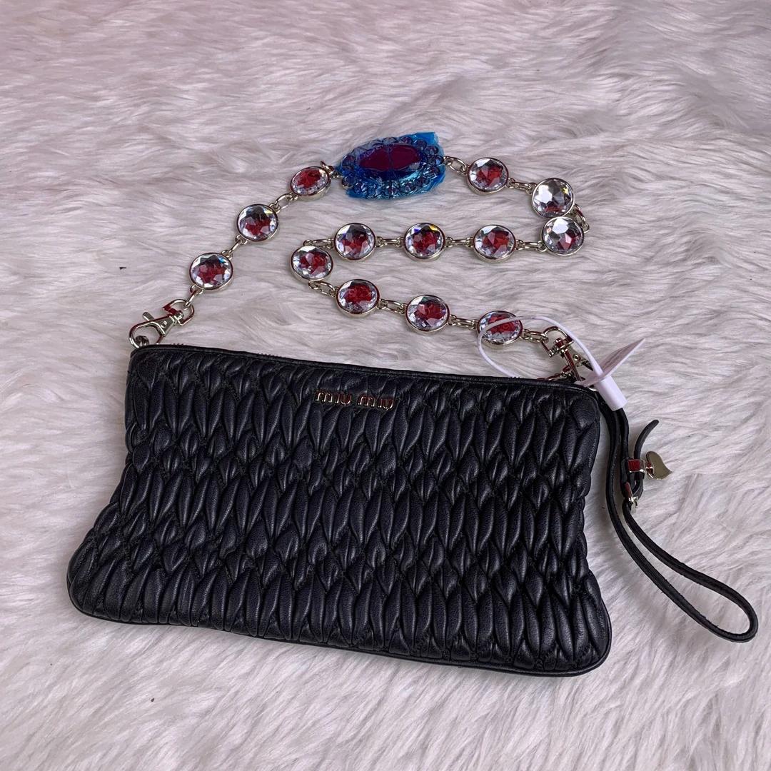 95新 MIU MIU/缪缪 黑色褶皱链条包/EE09611540/1540